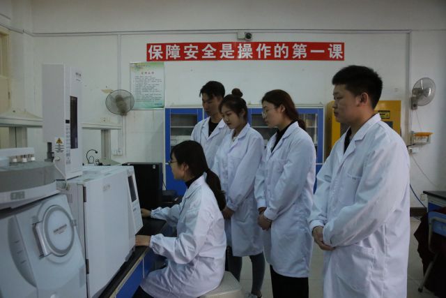 药物分析与检验精密仪器室