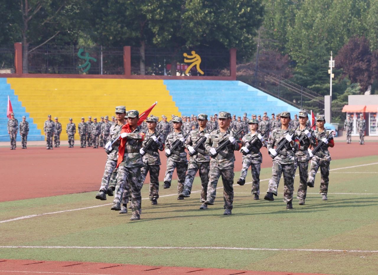 国旗护卫队入场 国旗护卫队入场