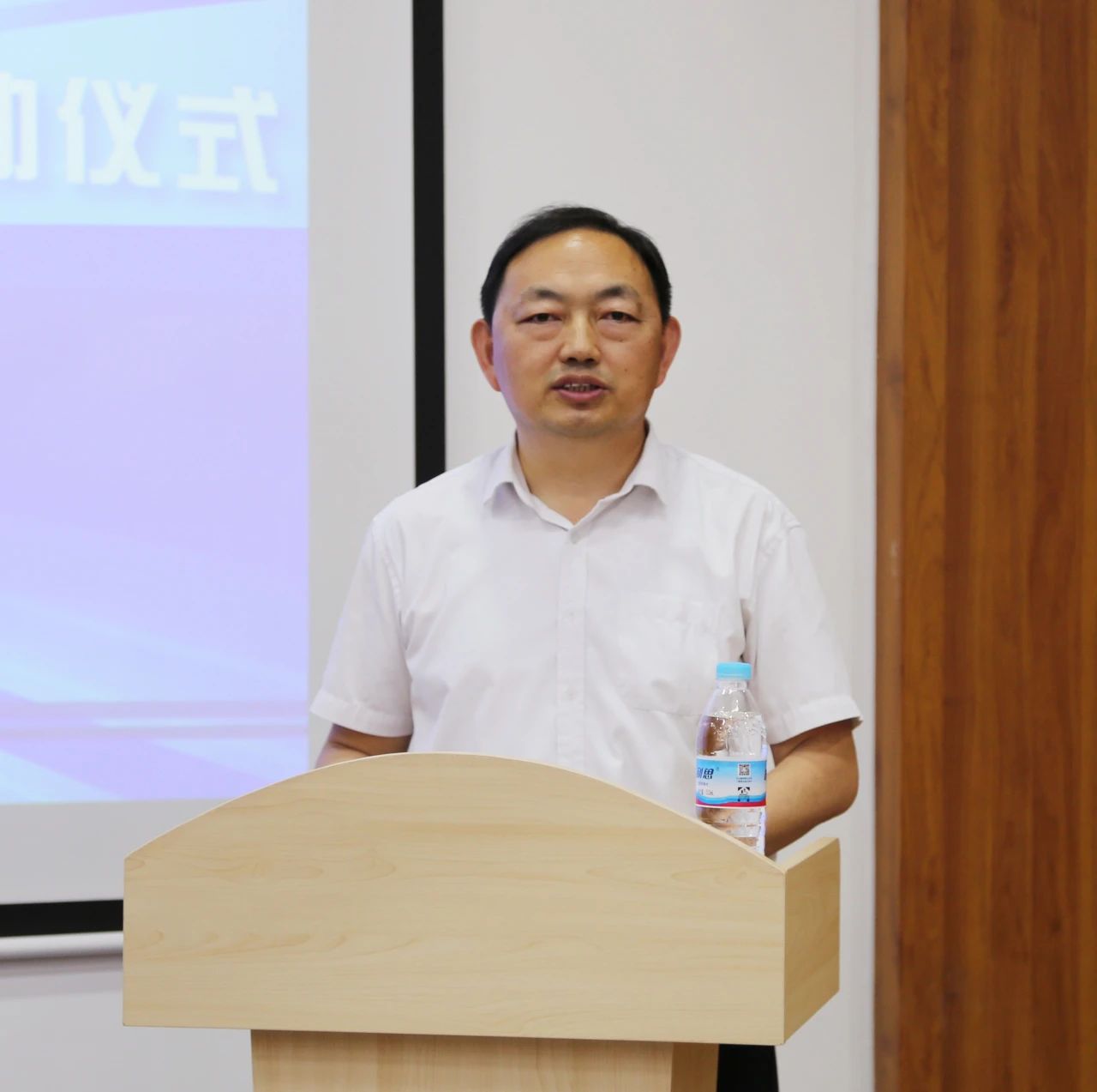 张克清副院长介绍《2024“班墨”技能文化节工作方案》
